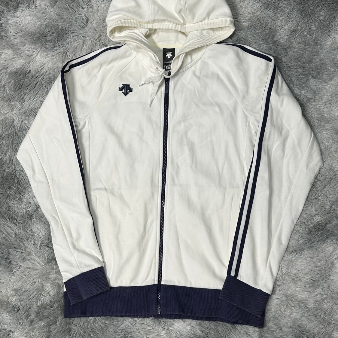 데상트 화이트 후드집업 L 상품이미지1