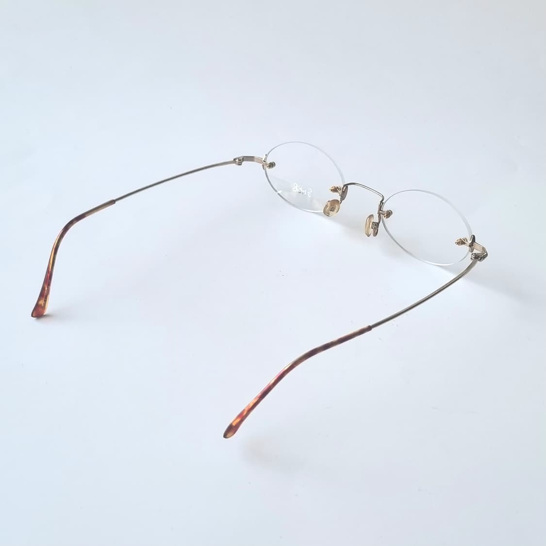 데드스탁 오벌형 심플한 무테 안경테 564 상품이미지6