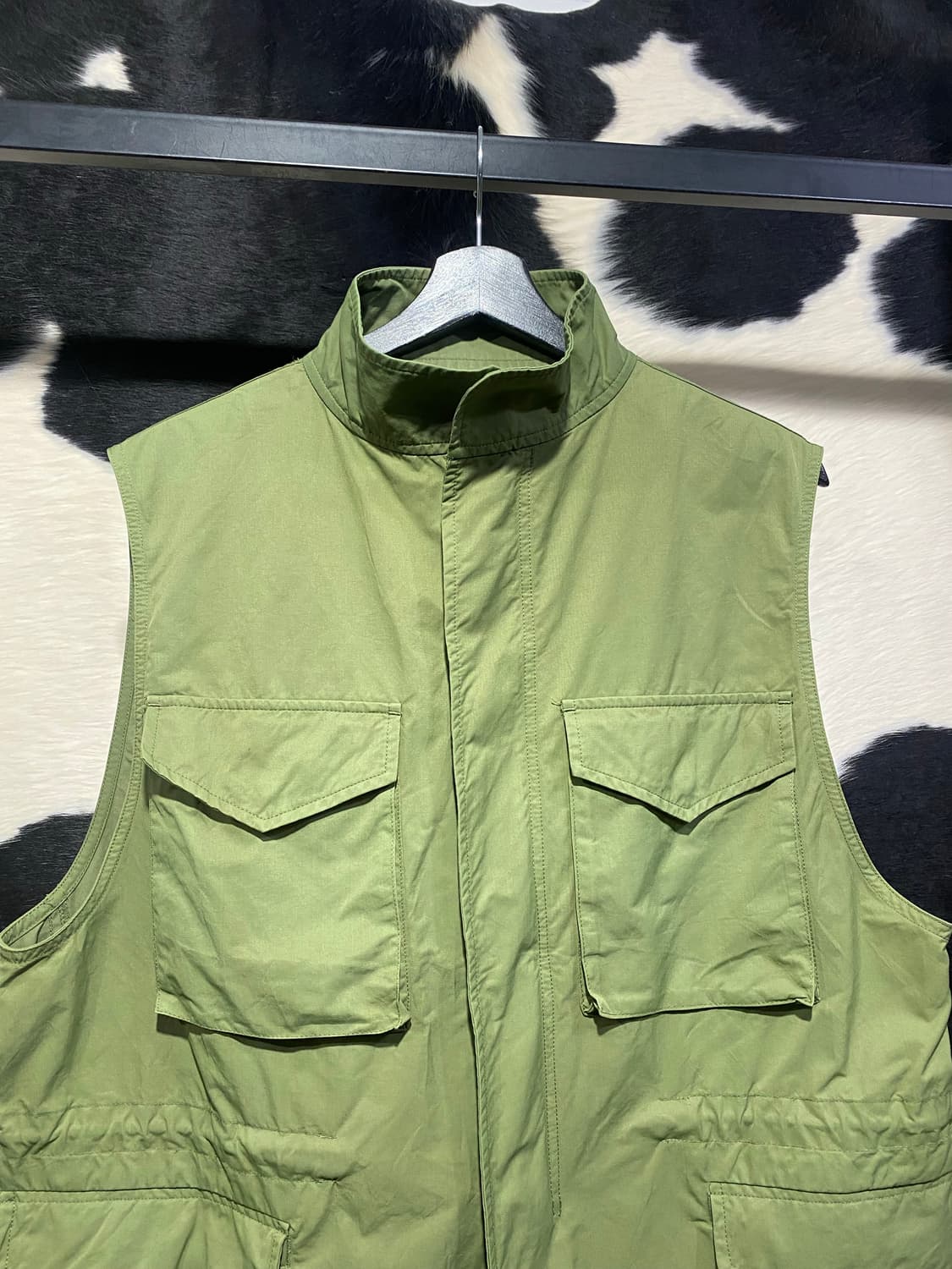 Whimsic 포켓 디테일 하이넥 베스트 상품이미지2