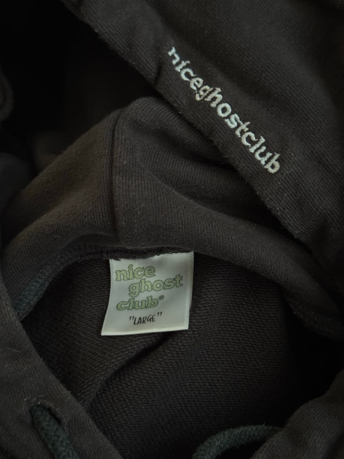 구미베어 앤 로고 후드티 차콜 상품이미지3