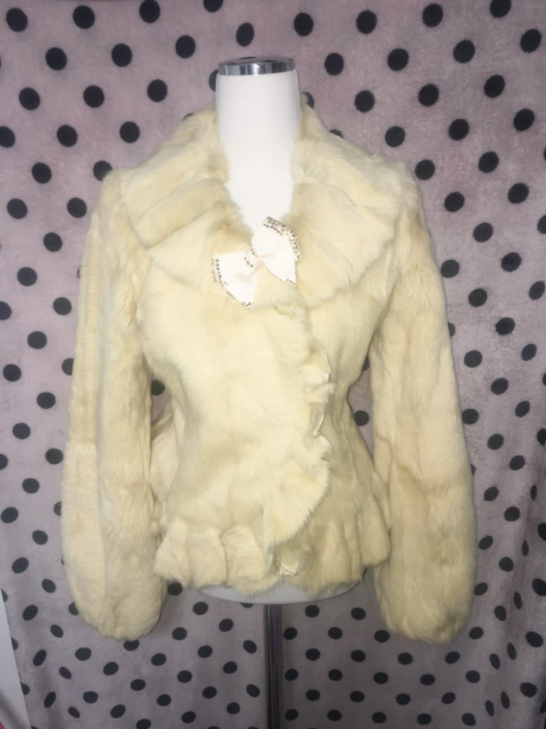 KanNa shop 리즈리사깔 히메갸루 로걀 크림 퍼 코트 상품이미지1