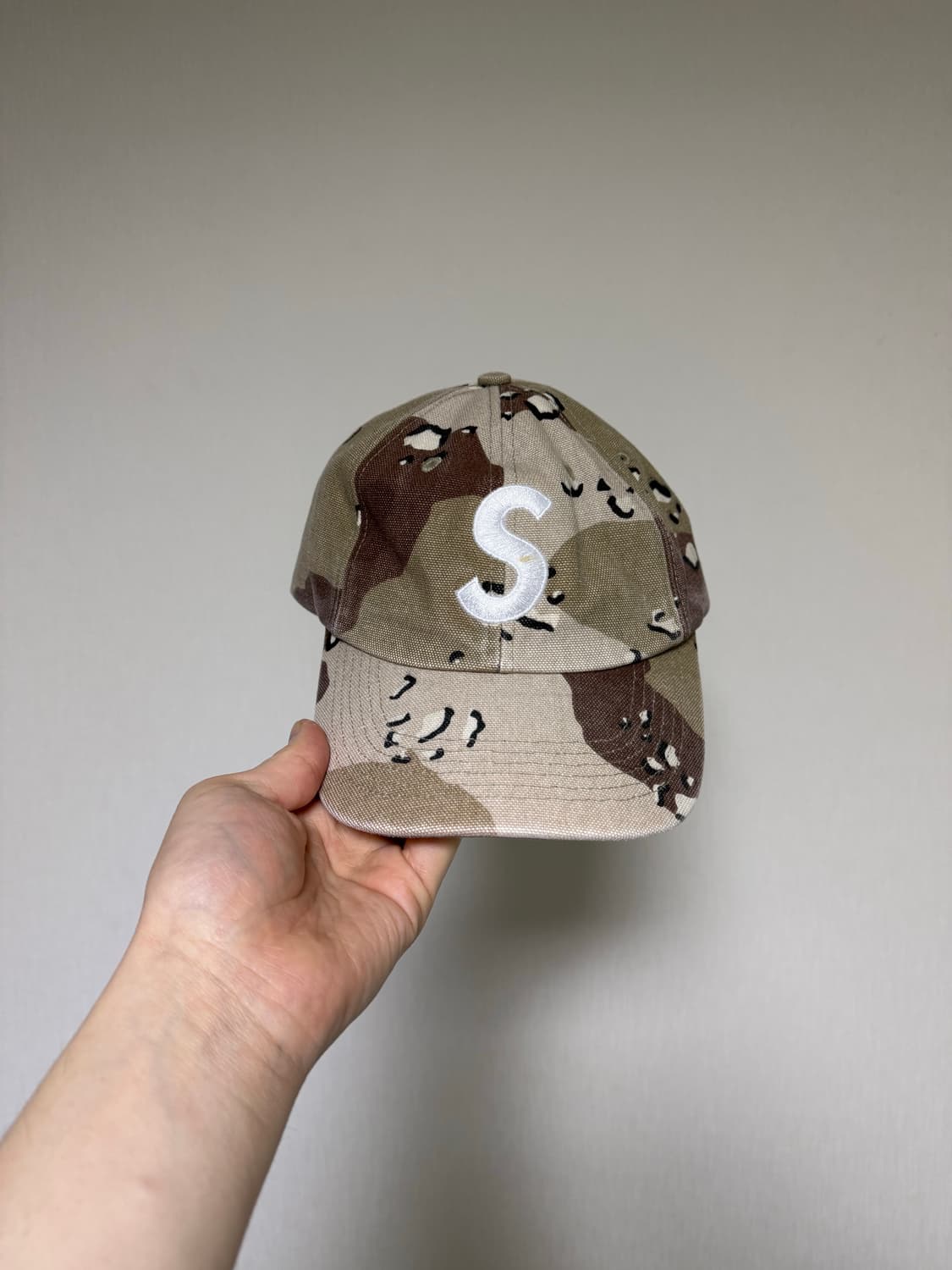 슈프림 피그먼트S로고 6-패널 초콜릿 칩 카모 24FW 상품이미지1