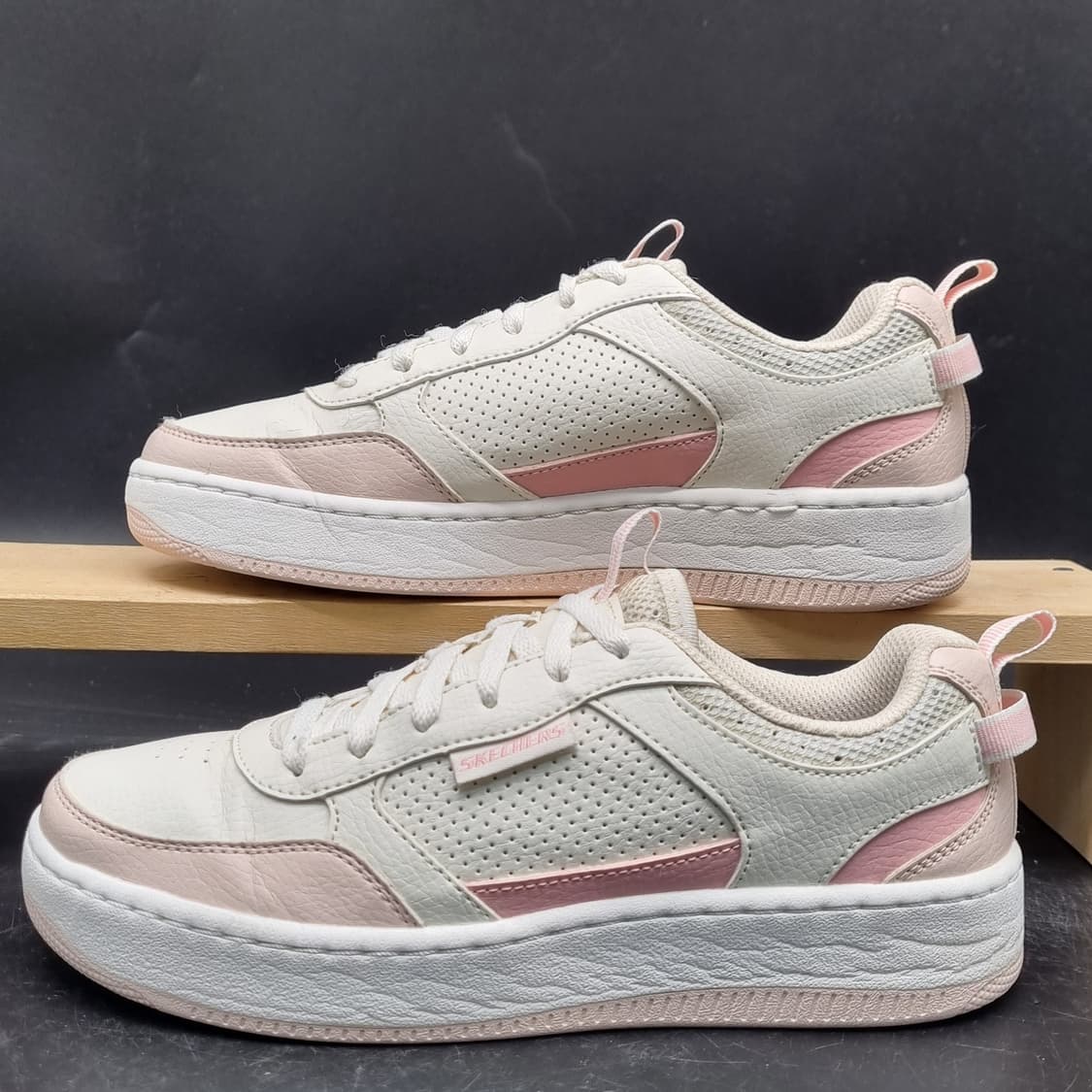 스케쳐스 스포츠 코트92 여성운동화240 상품이미지1