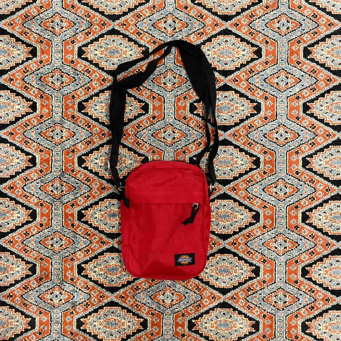 디키즈 레드 크로스백 상품이미지1