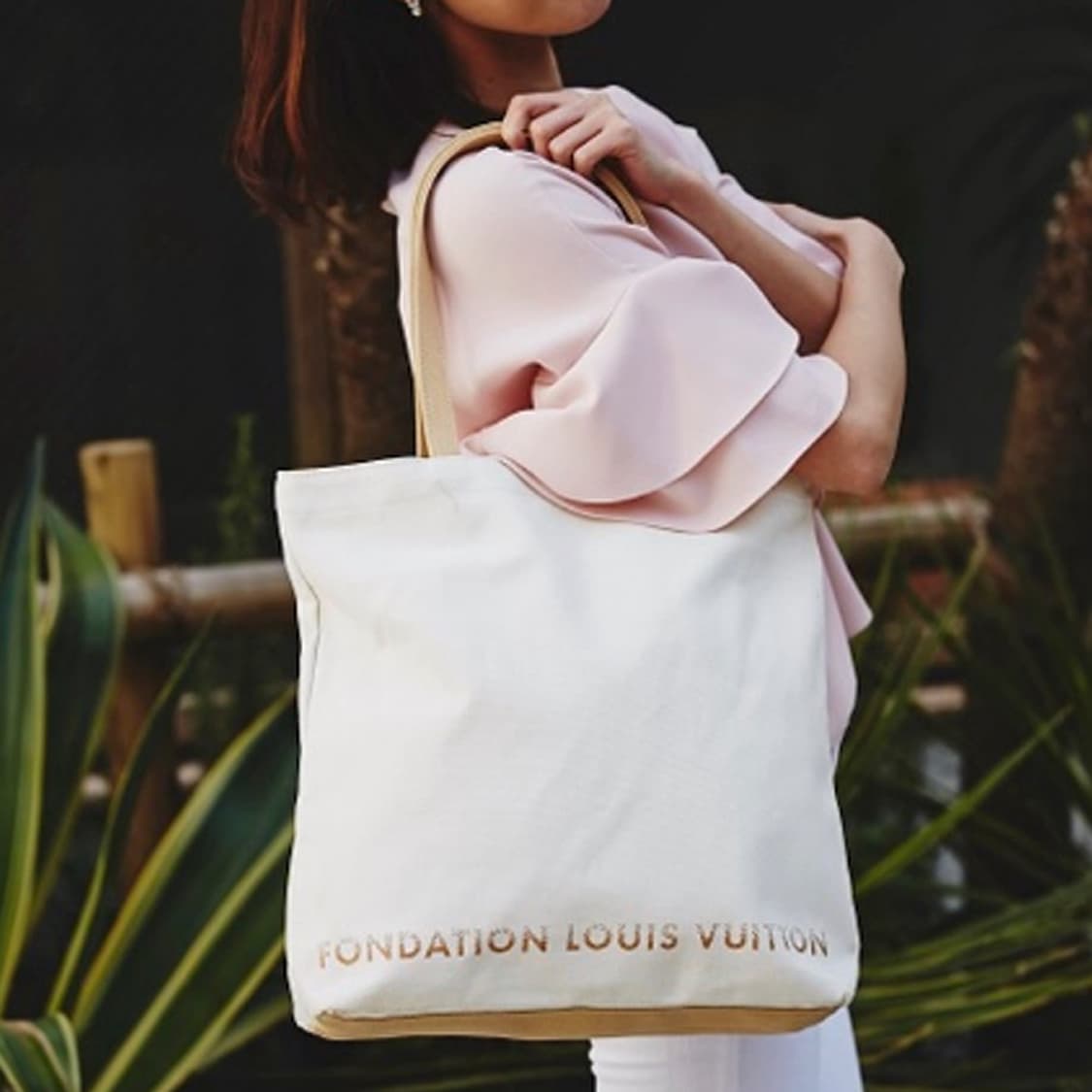 루이비통 박물관 에코백 상품이미지1