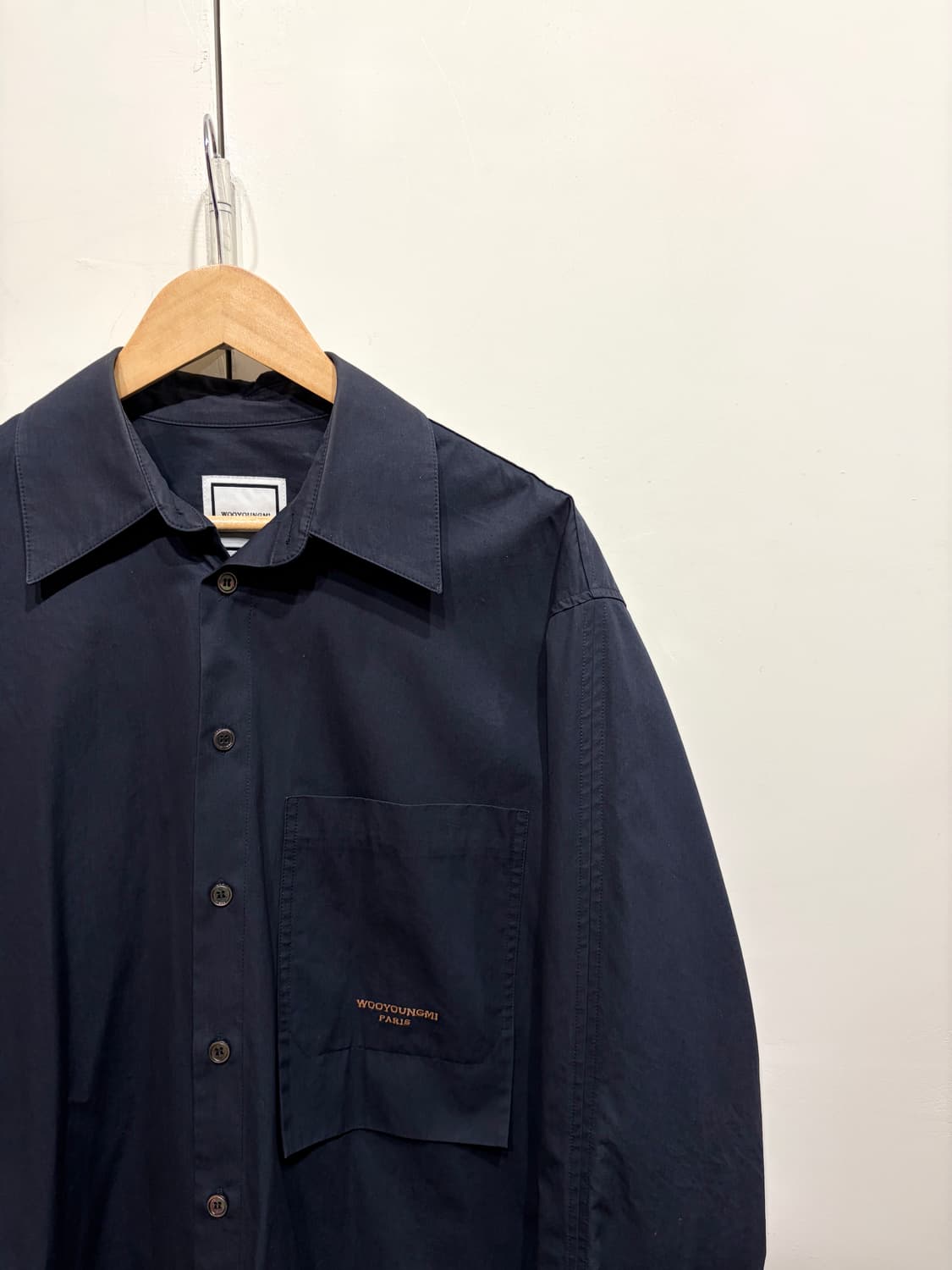 우영미 코튼 백로고 셔츠 상품이미지2