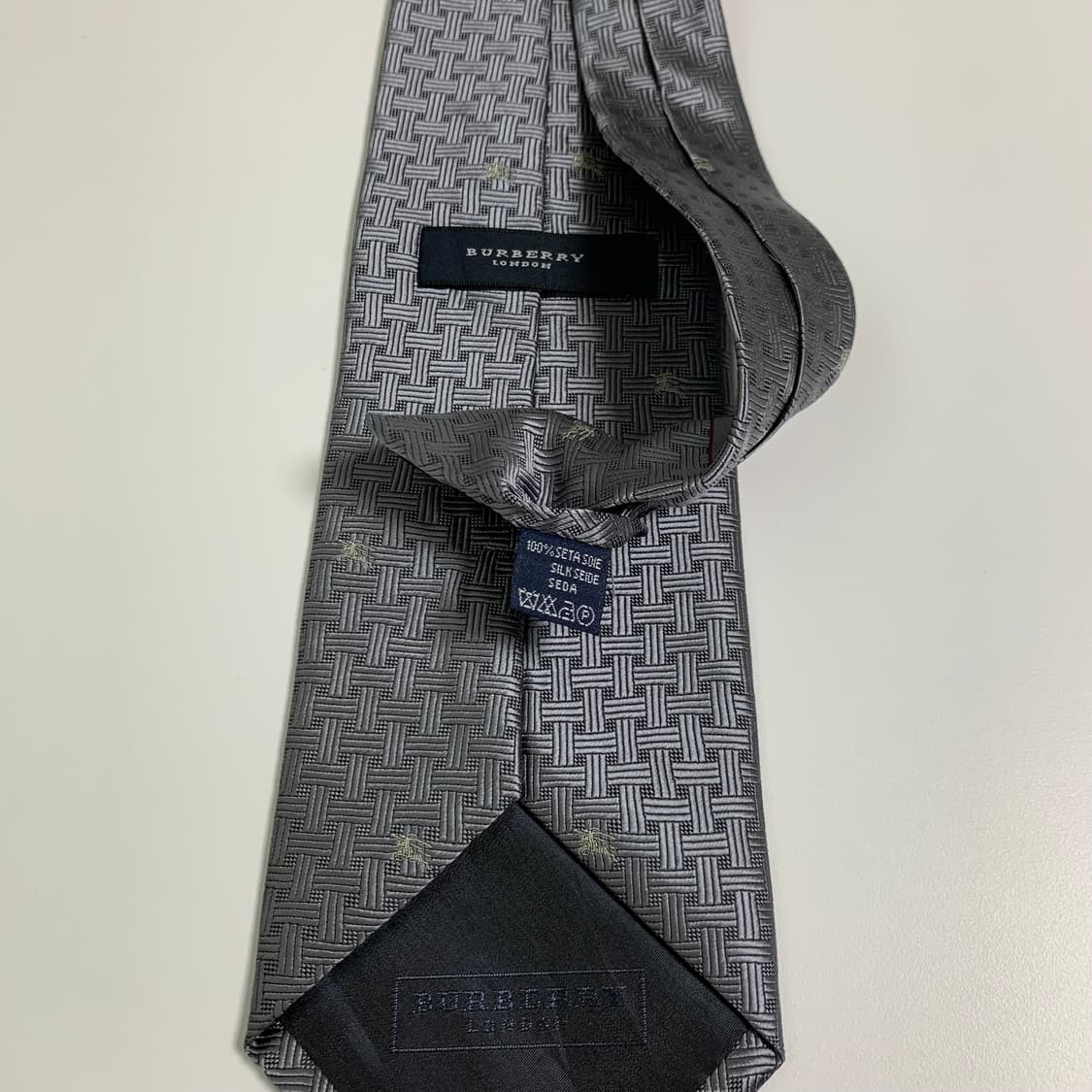 버버리(BURBERRY) 모노그램 명품넥타이 100실크 로고플레이 상품이미지7