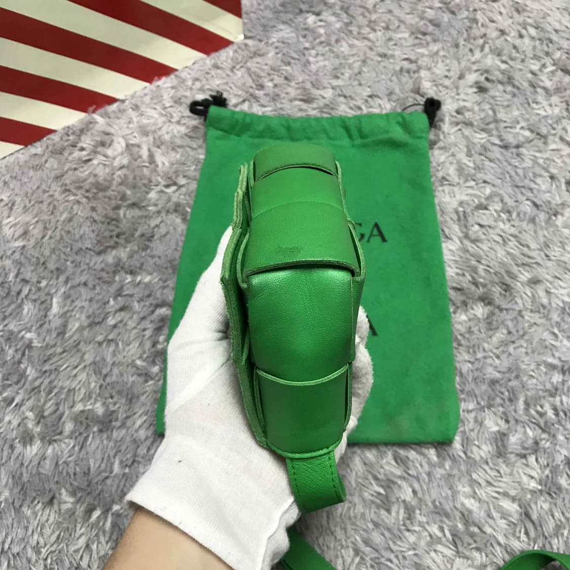 {클로젯}[더스트 구성]보테가베네타 미니 카세트백 그린 상품이미지10