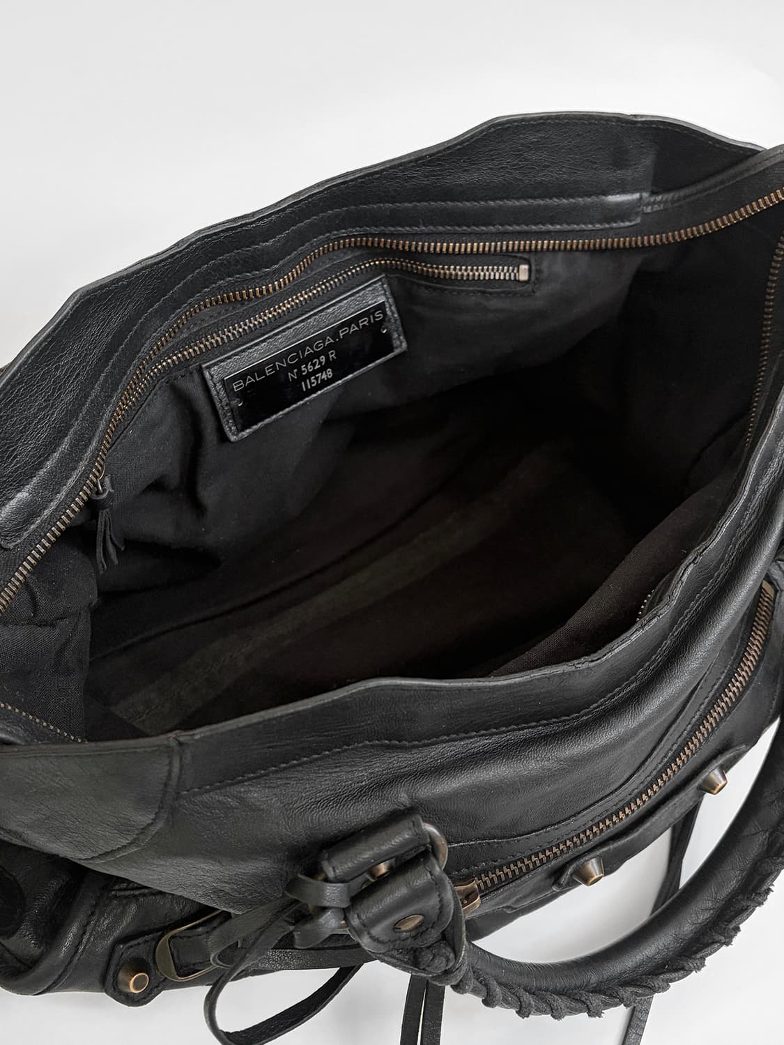 발렌시아가 클래식 시티백 미듐 판매합니다. 상품이미지6