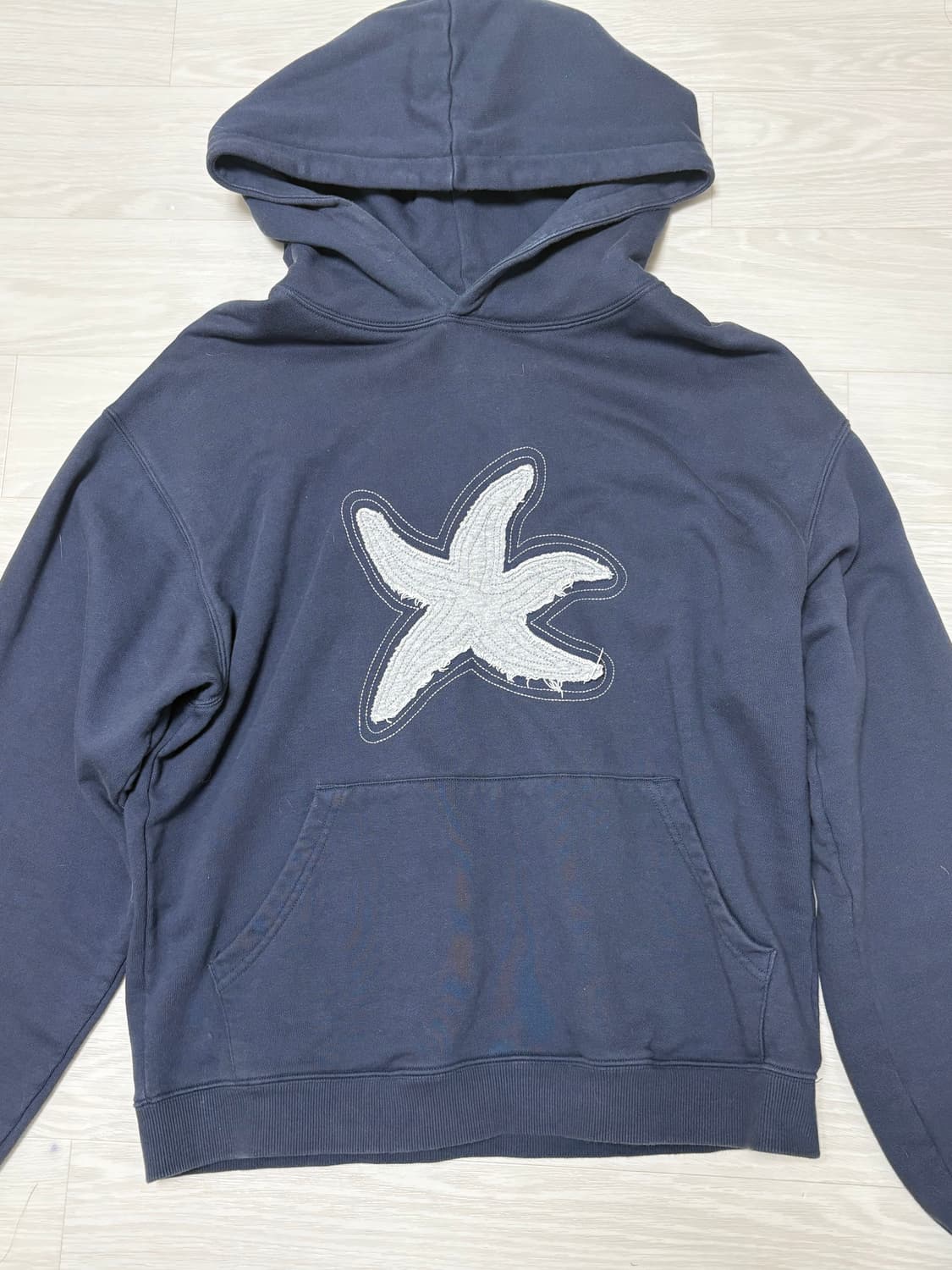 더콜디스트모먼트 후드티 상품이미지5