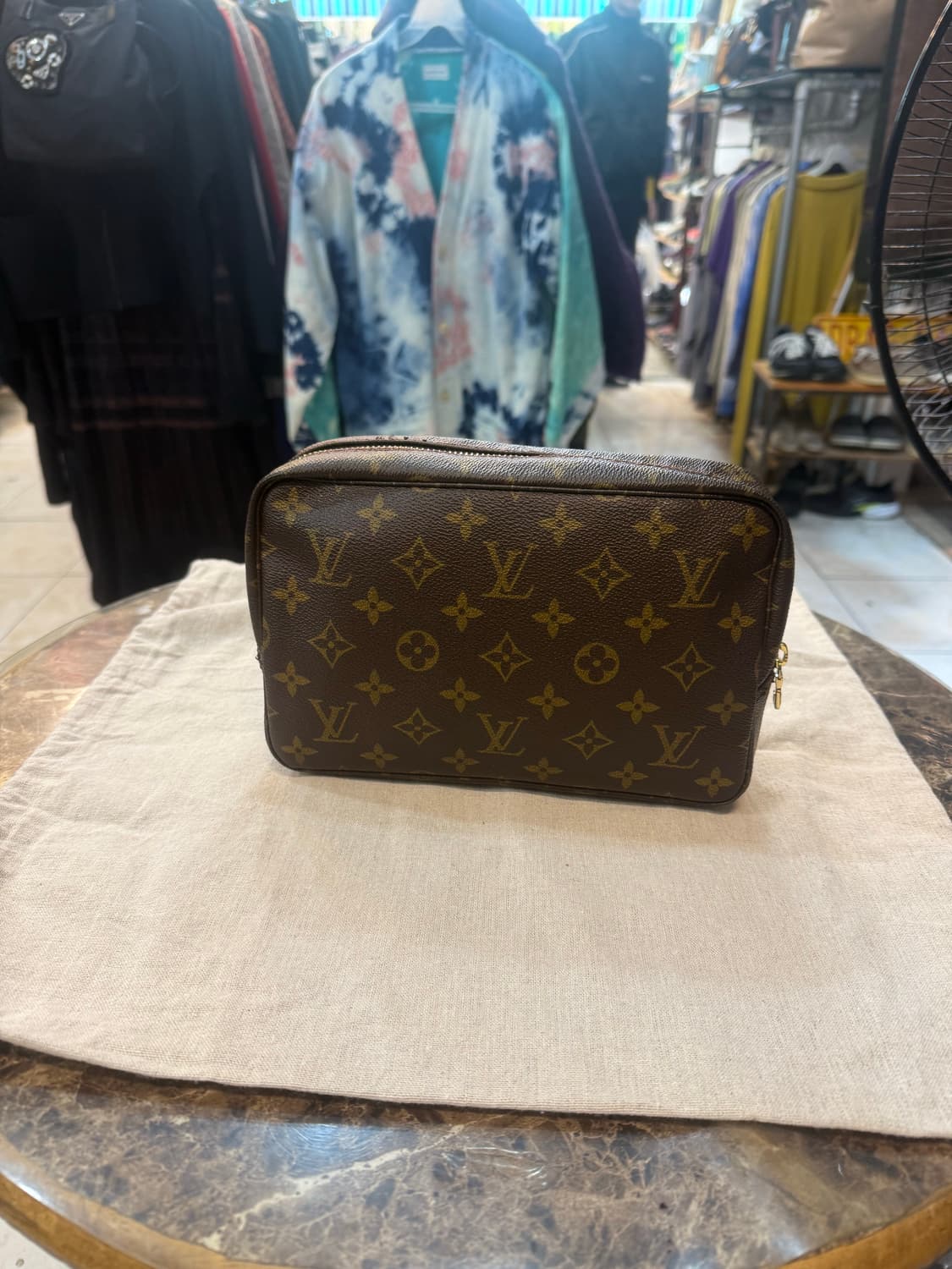 정품 루이비통 클러치 팝니다 상품이미지1