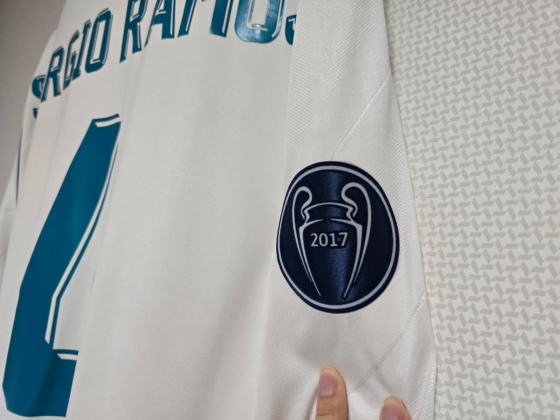 17-18 레알마드리드 홈 긴팔 유니폼 세르히오 라모스 상품이미지9