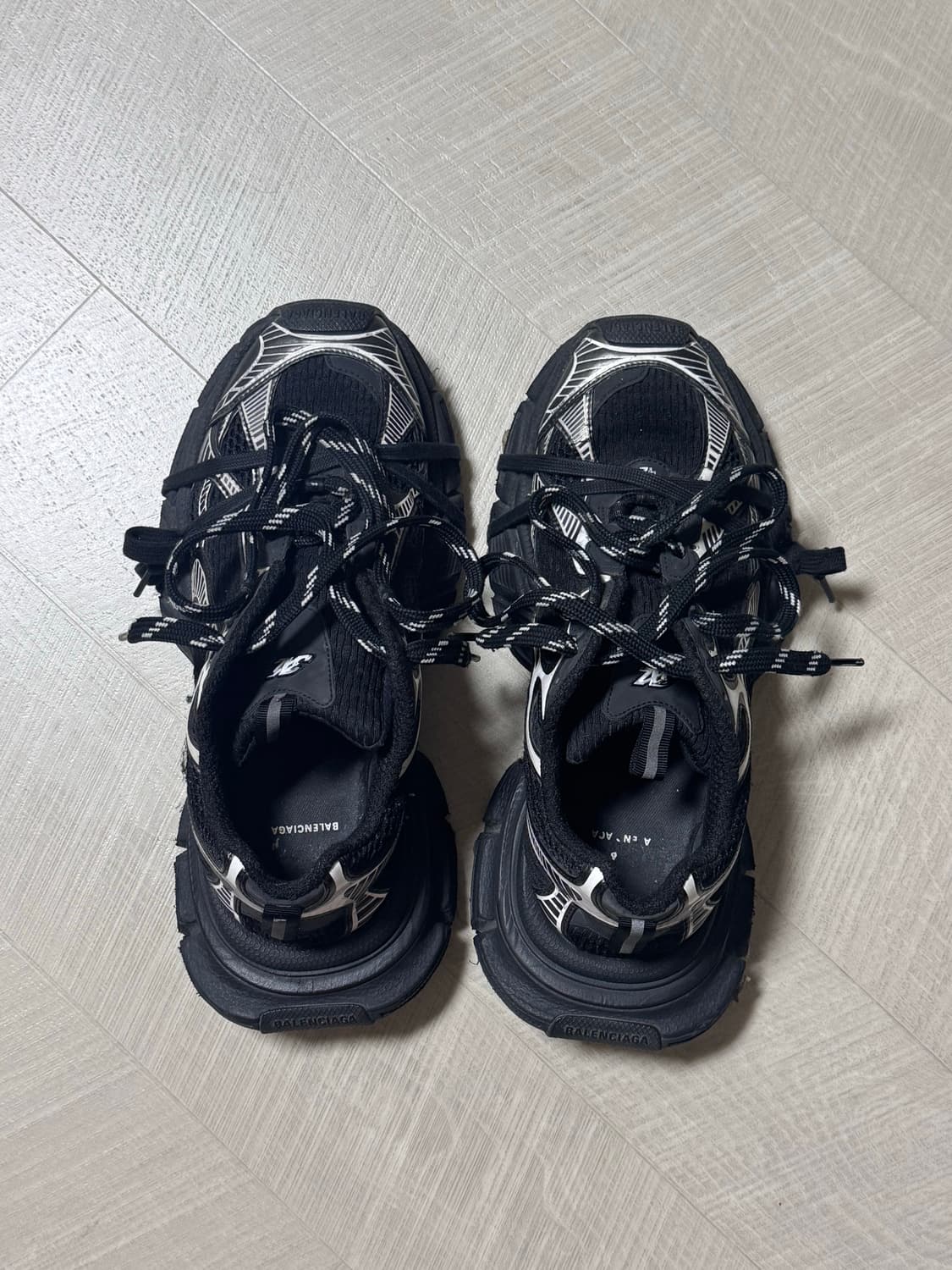 발렌시아가 3XL 블랙 42 상품이미지1