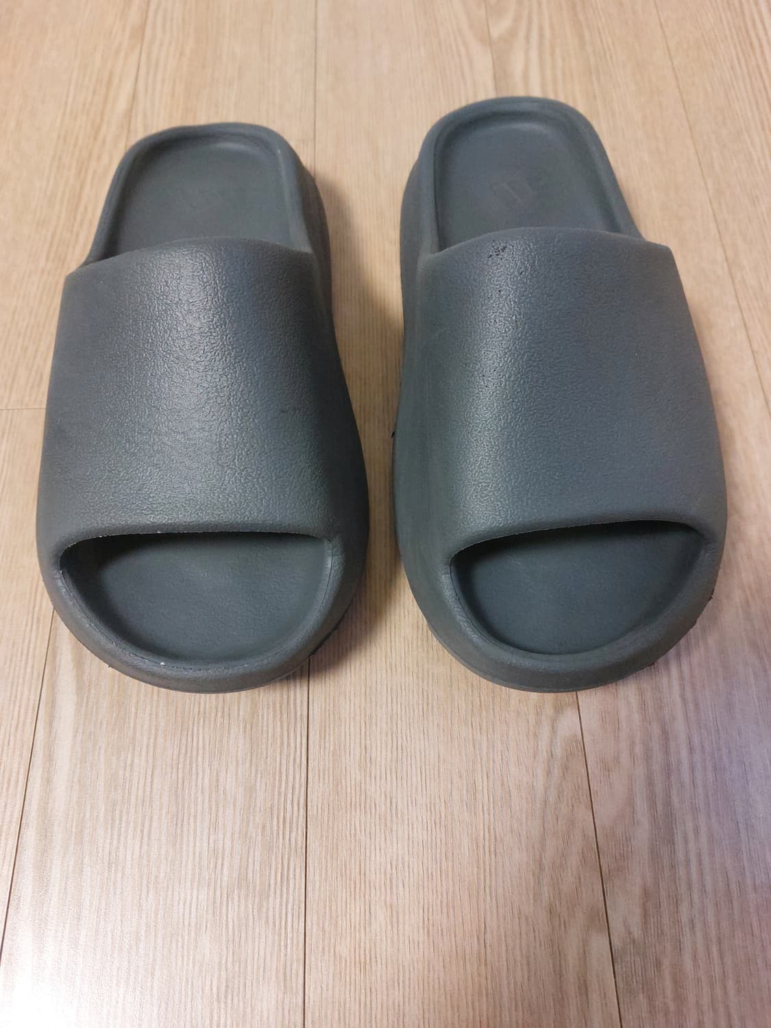 아디다스 이지 슬라이드 오닉스 상품이미지2