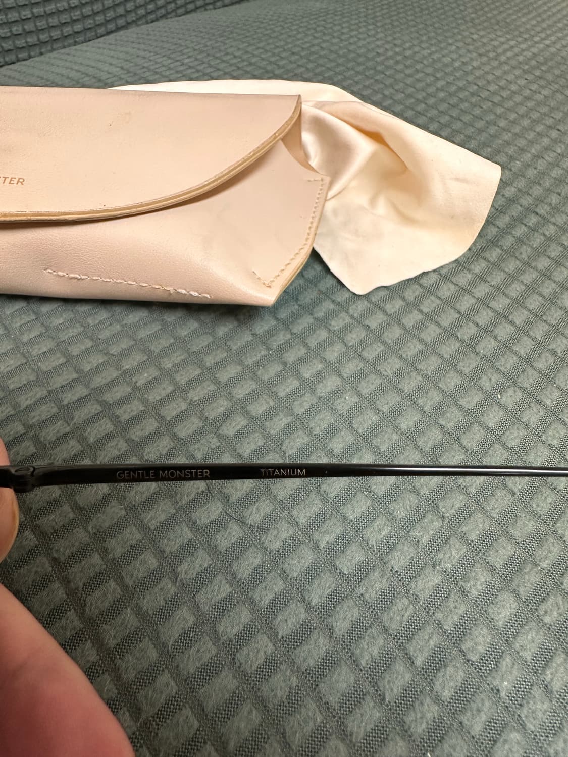 젠틀몬스터 티타늄썬글라스 상품이미지5