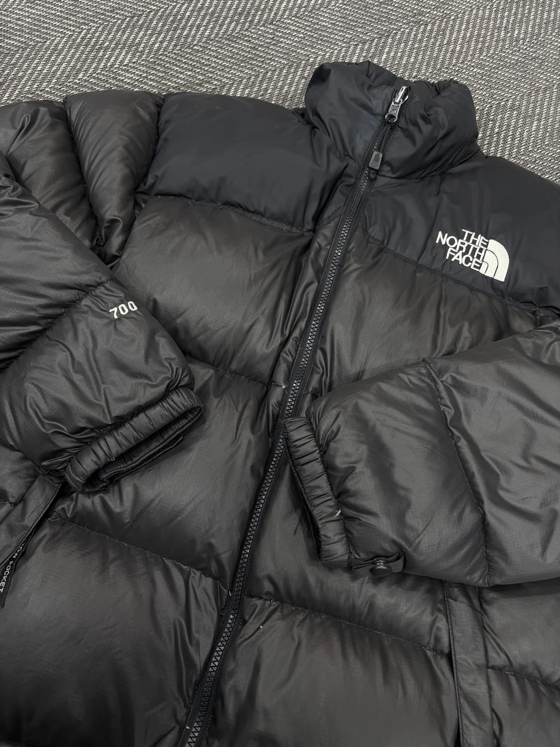 노스페이스 패딩 블랙 상품이미지4