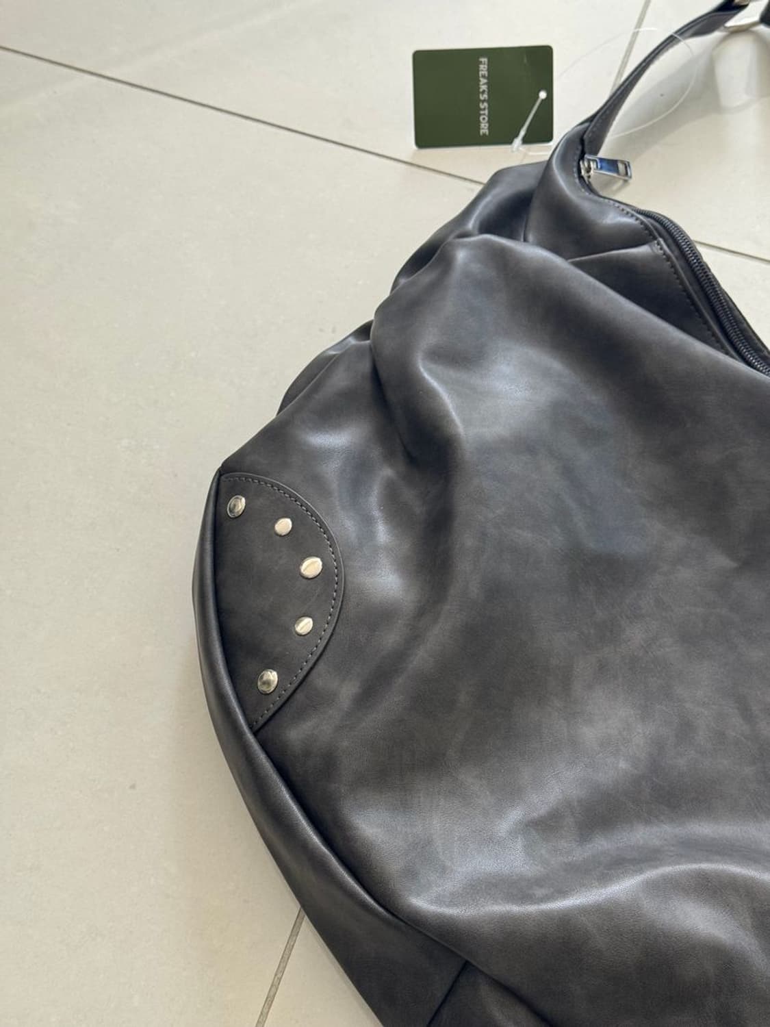 SHOULDER BAG 가죽 스터드 라운드 숄더백 상품이미지6