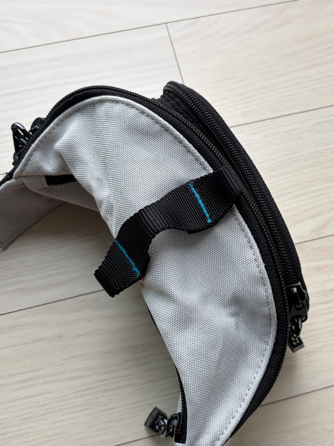 00s Y2K 올드 나이키 고프코어 보조 가방 (메신저백) 상품이미지3