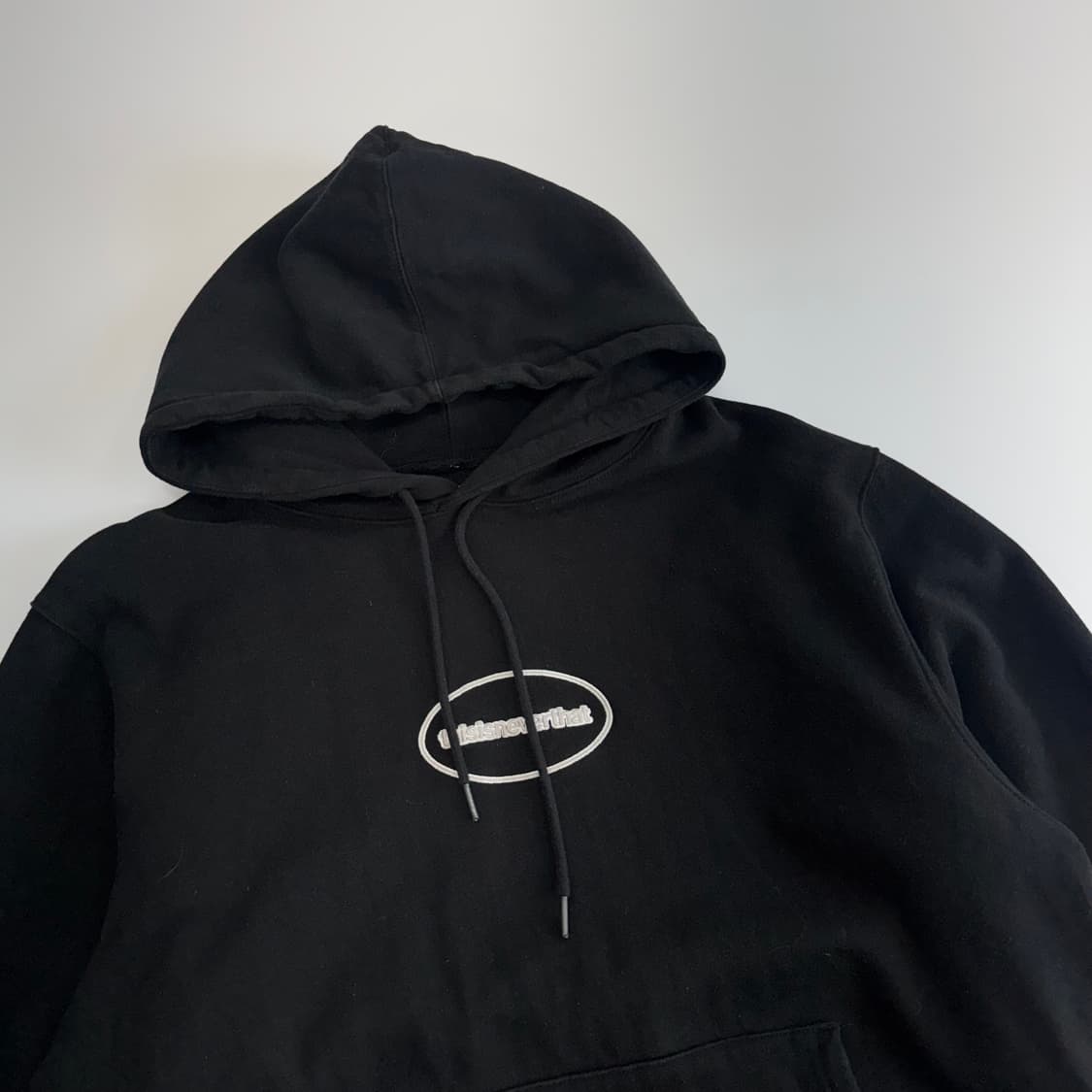 Thisisneverthat 디스이즈네버댓 스펠아웃 블랙 후드티 상품이미지4