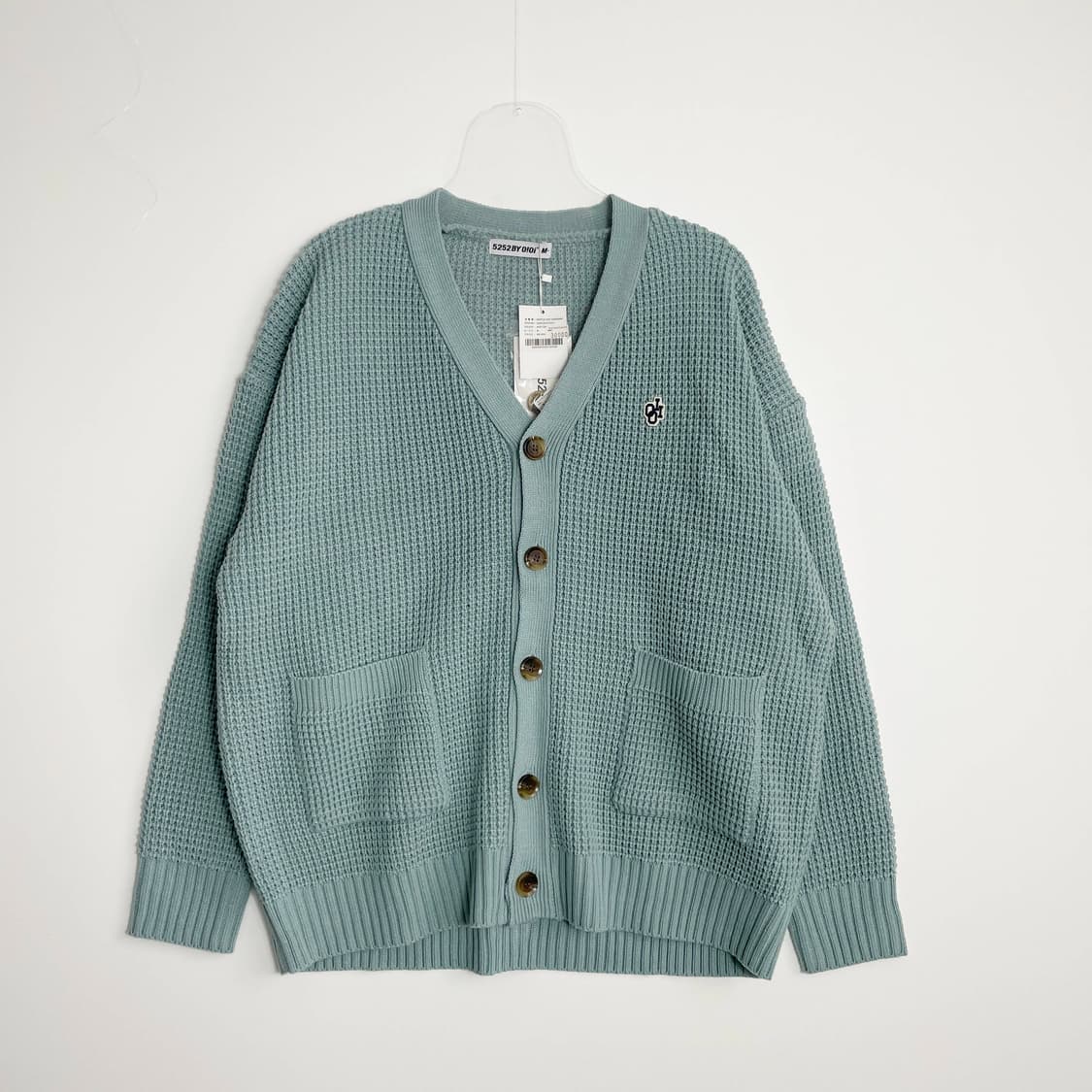 A1 오아이오아이 새상품 와플 니트 가디건 민트  M사이즈 상품이미지1