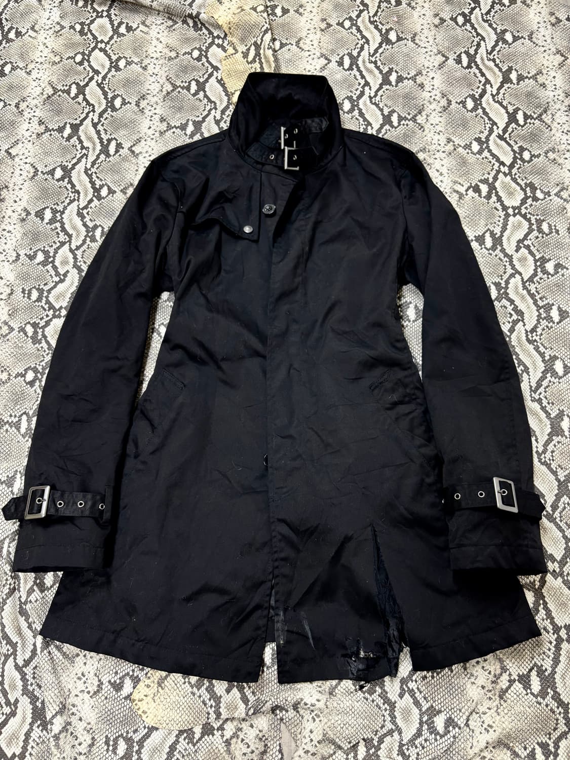 “Vintage” Neck Buckle Detail Black Moder 상품이미지2