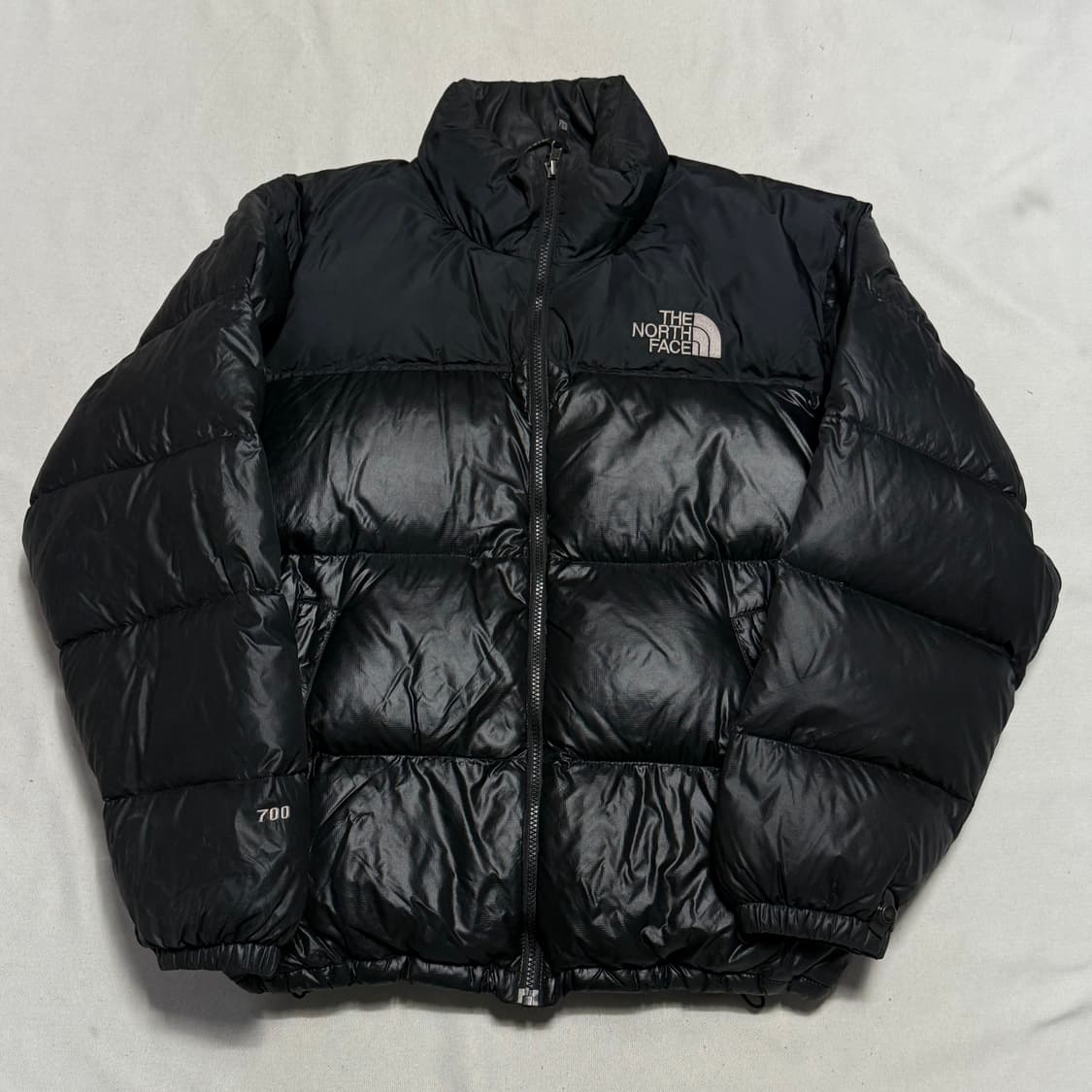 100 노스페이스 눕시 700 유광블랙 구스다운 패딩 상품이미지2