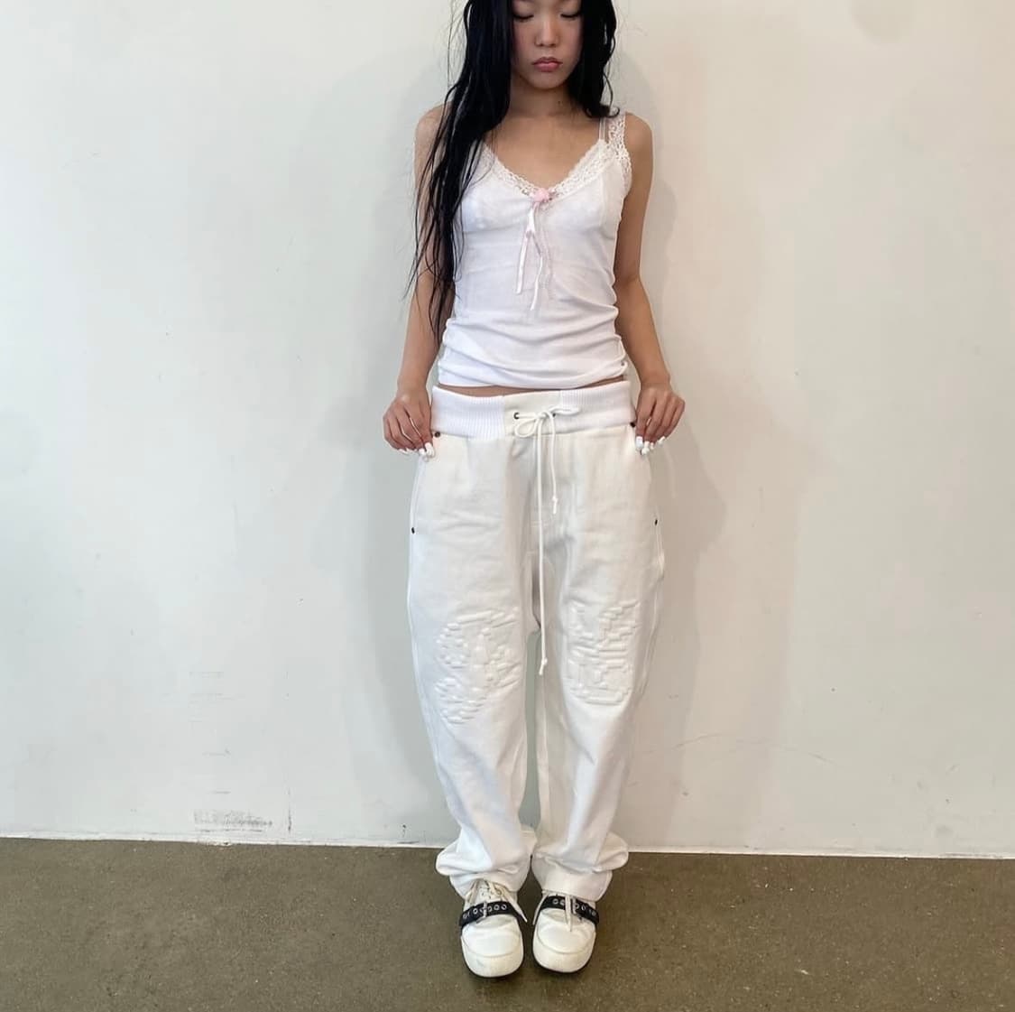 구함)샵페어리 자수 조거팬츠  상품이미지1