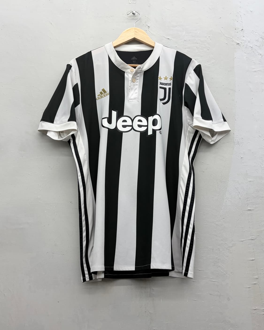아디다스 17-18 유벤투스 홈 No.3 조르조 키엘리니 상품이미지3
