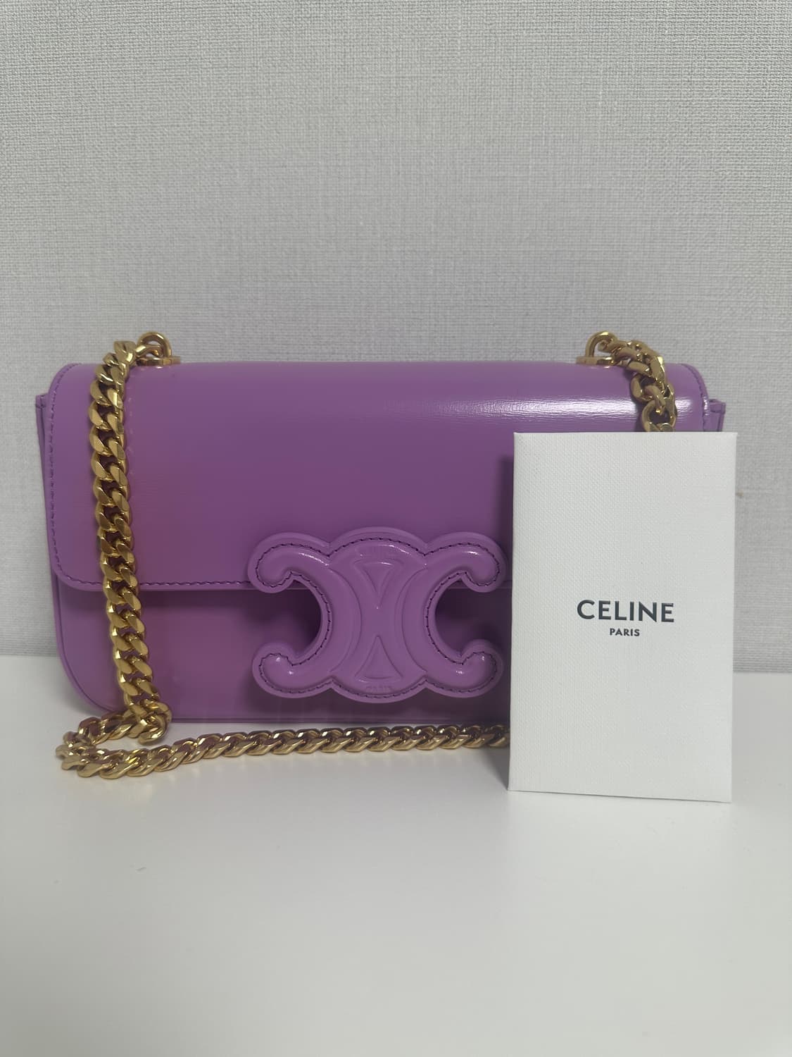 Celine(셀린느) 199243BF4 퀴르 트리옹프 금장 체인 숄더백 상품이미지1