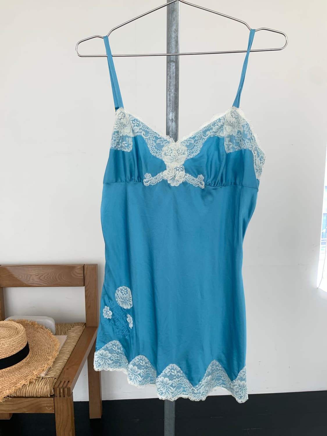 Blue lace slip top 상품이미지1