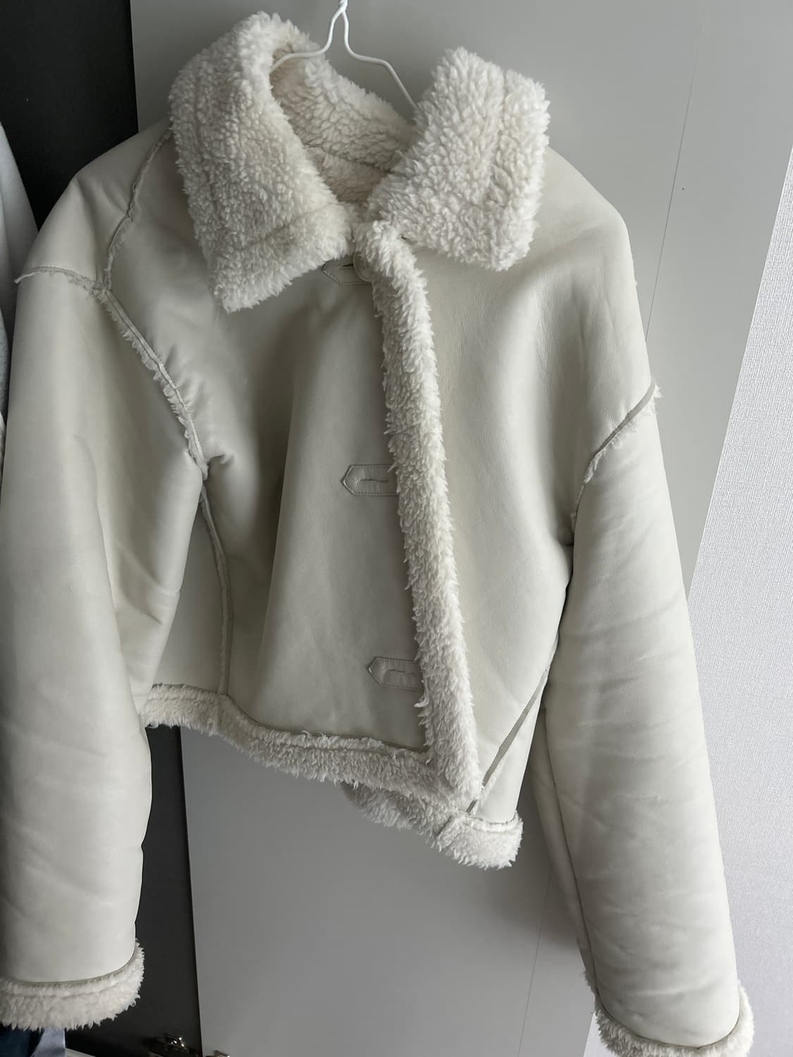 아이보리 퍼 무스탕 상품이미지1