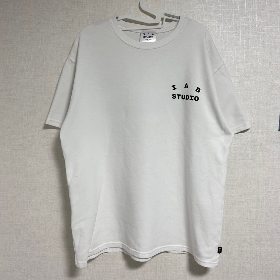 아이앱스튜디오 반팔 티셔츠 화이트 블랙 L 상품이미지4