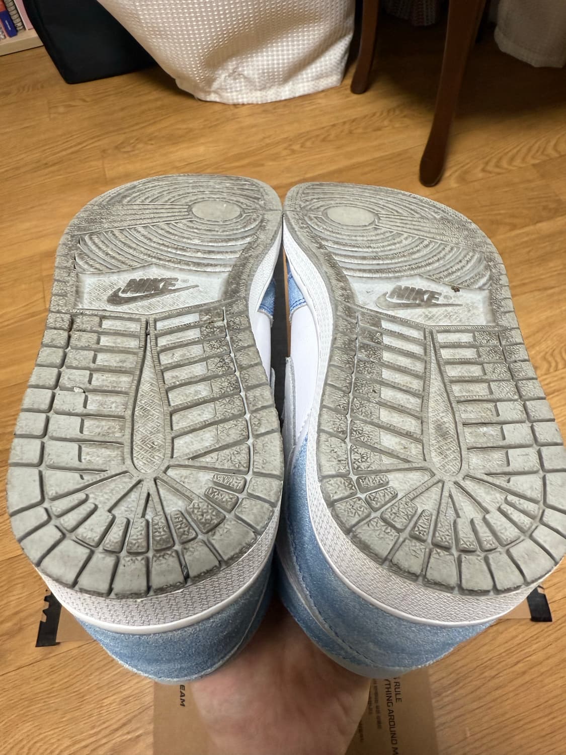 260) 조던 1 하이 OG 하이퍼로얄 상품이미지9