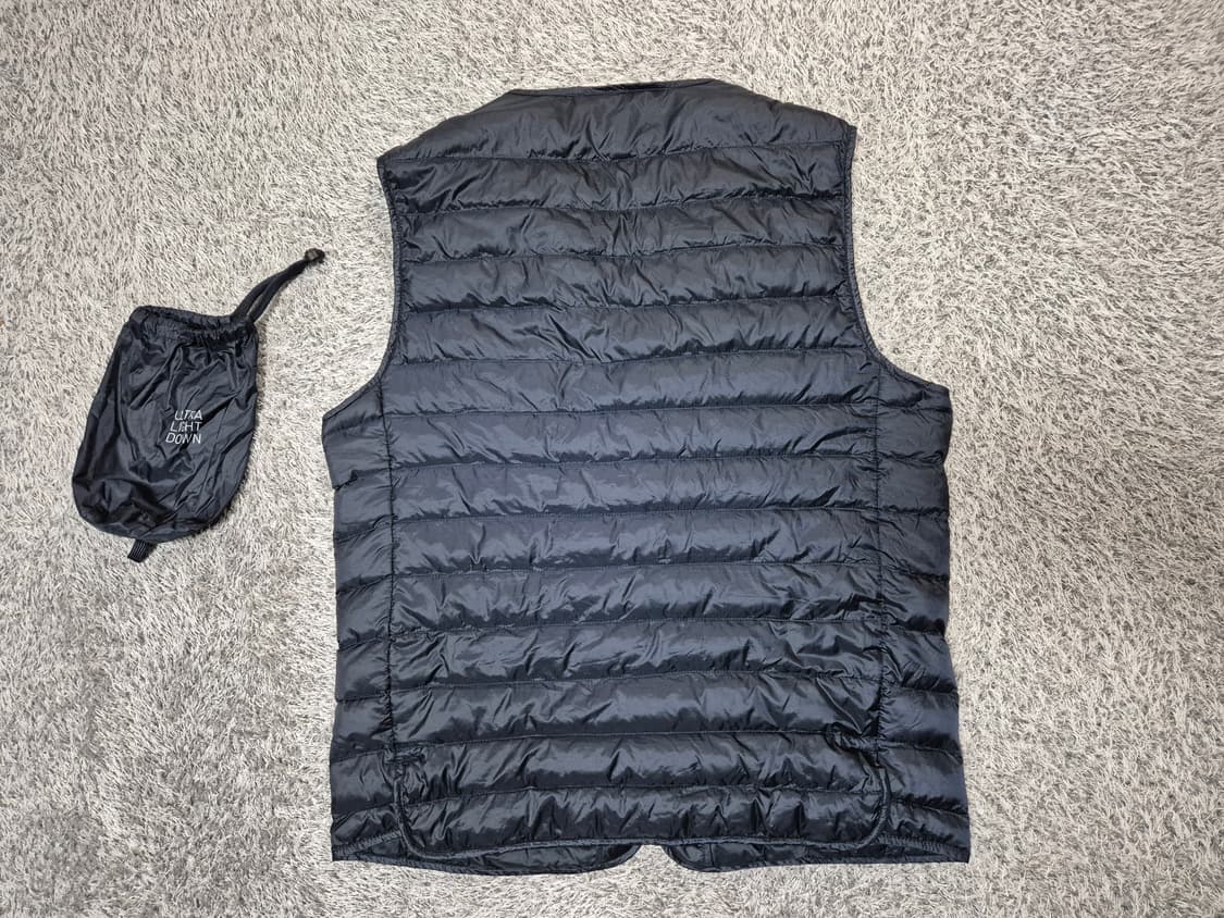 유니클로 여성 경량 다운 패딩 조끼 M 상품이미지3
