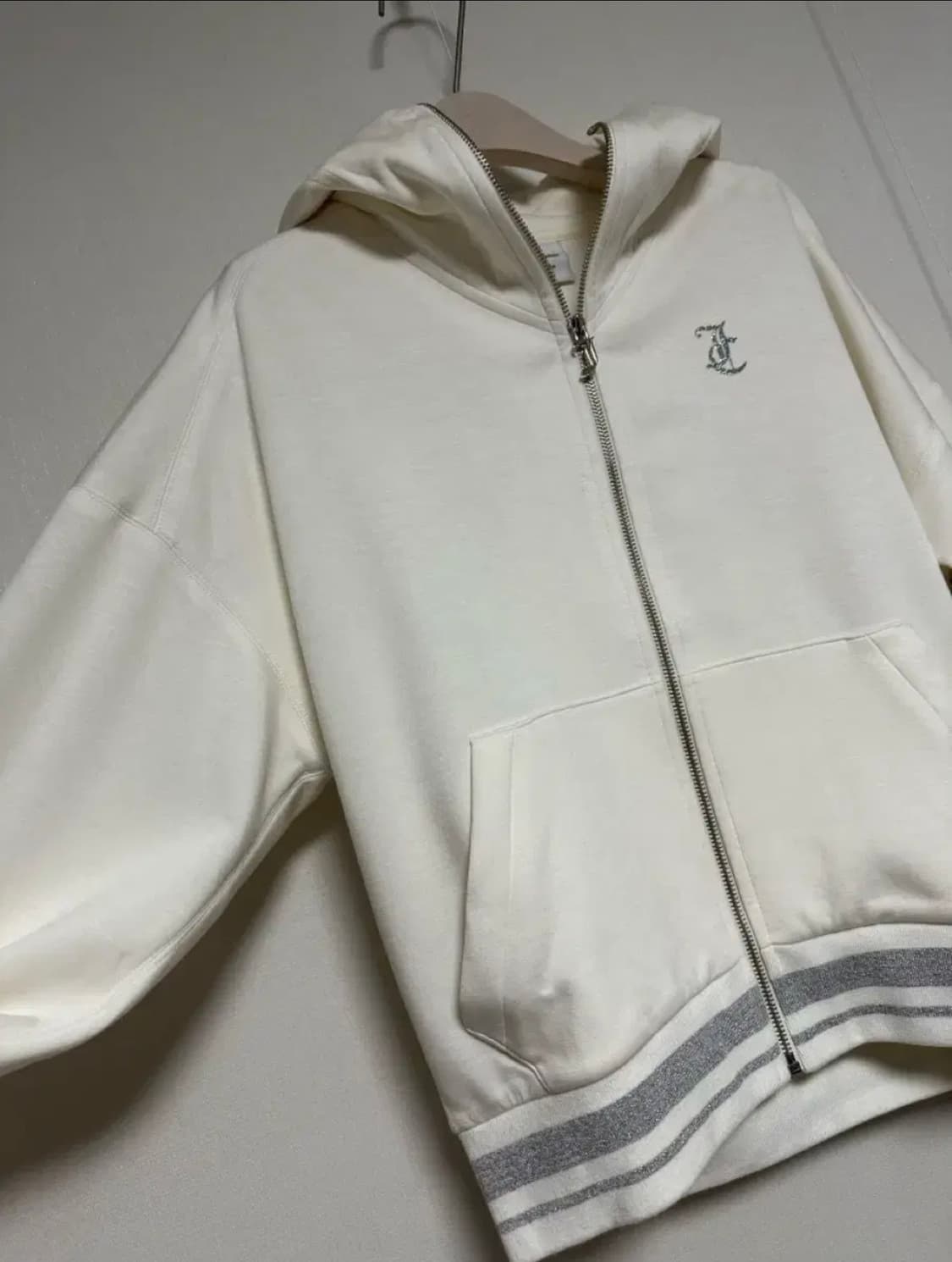y2k 쥬시꾸뛰르 화이트 크림 후드집업 Juicy Couture 상품이미지3