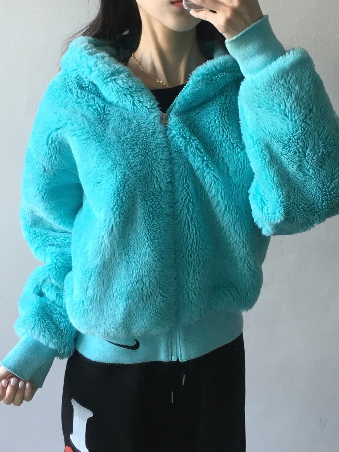 나이키 밑단로고 퍼 후드자켓 상품이미지2