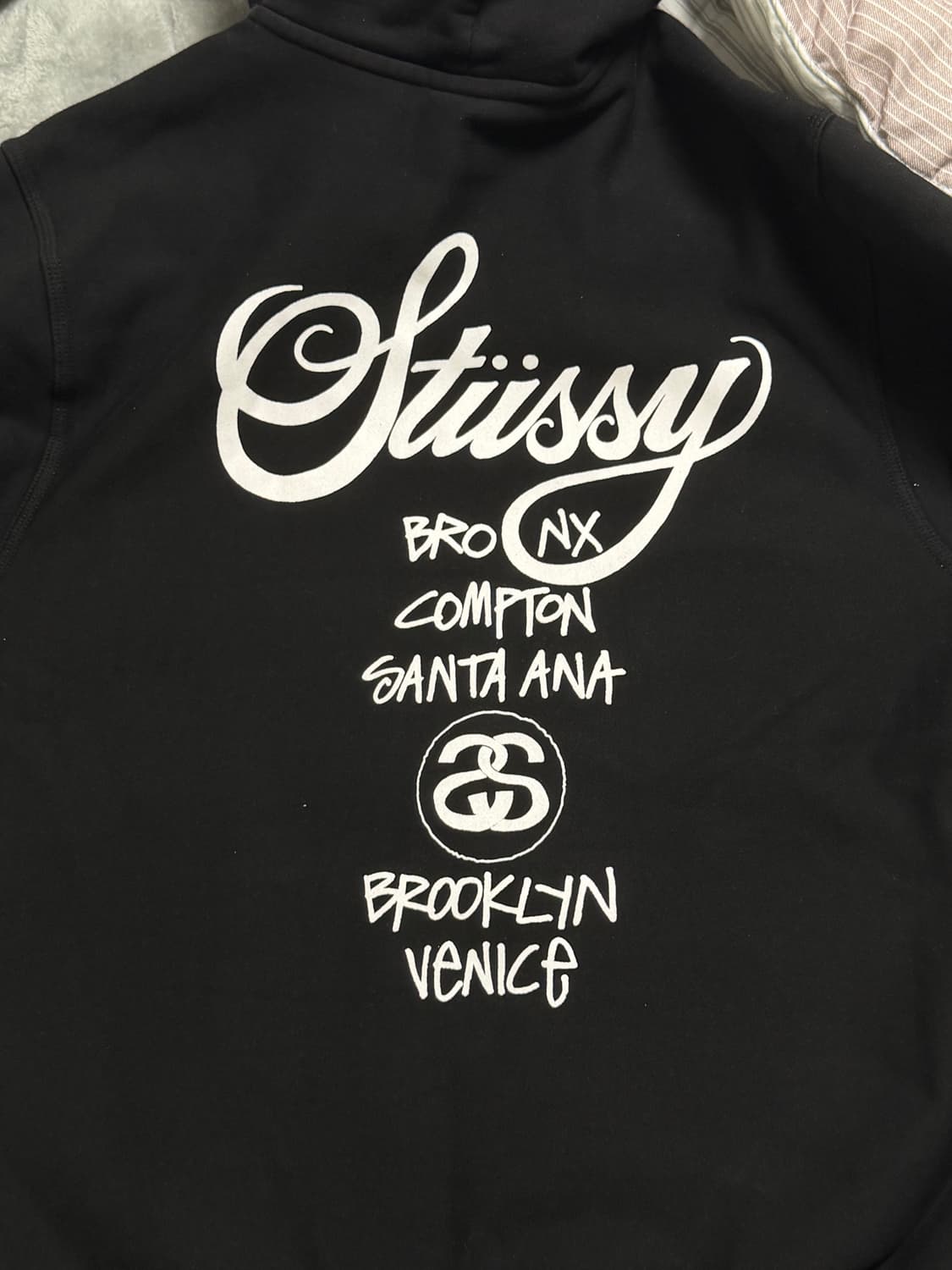 스투시 월드투어 후드집업 상품이미지2