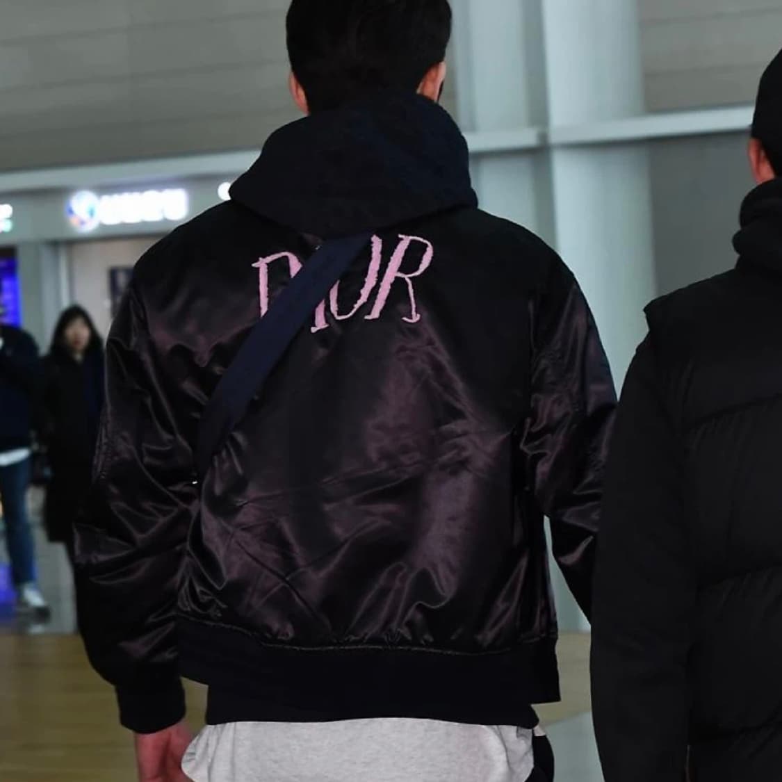 [S+급/50] 디올 X 알렉스 폭스턴 봄버 자켓 블랙 상품이미지9