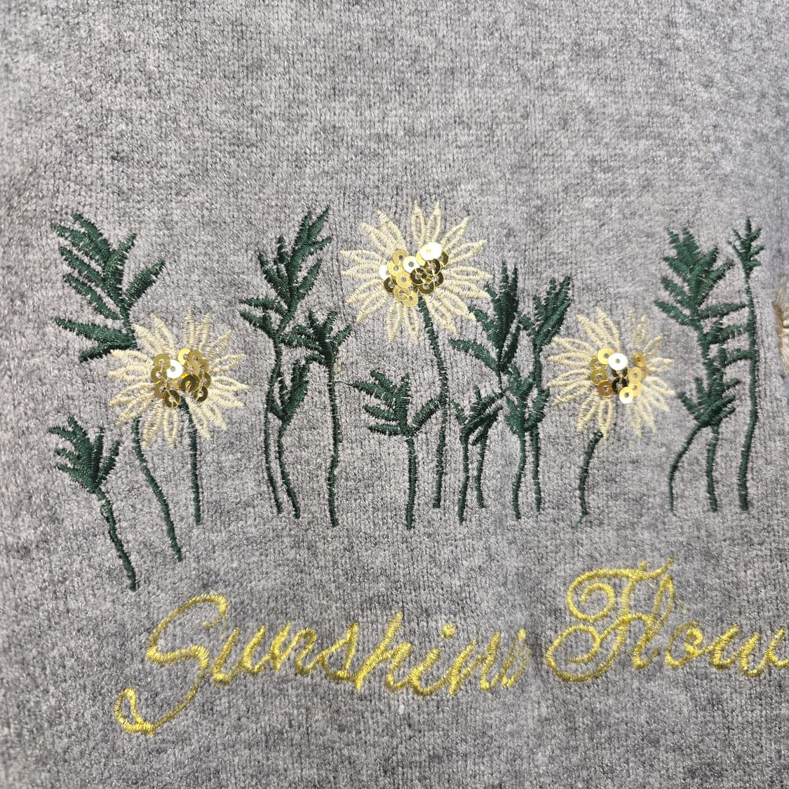 선플라워 자수 회색 스웨터 FREE 상품이미지3