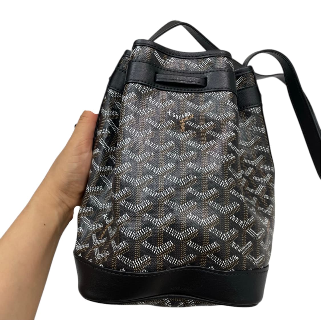 고야드 Goyard 블랙 생루이 패턴 미니 버킷 크로스백 상품이미지4