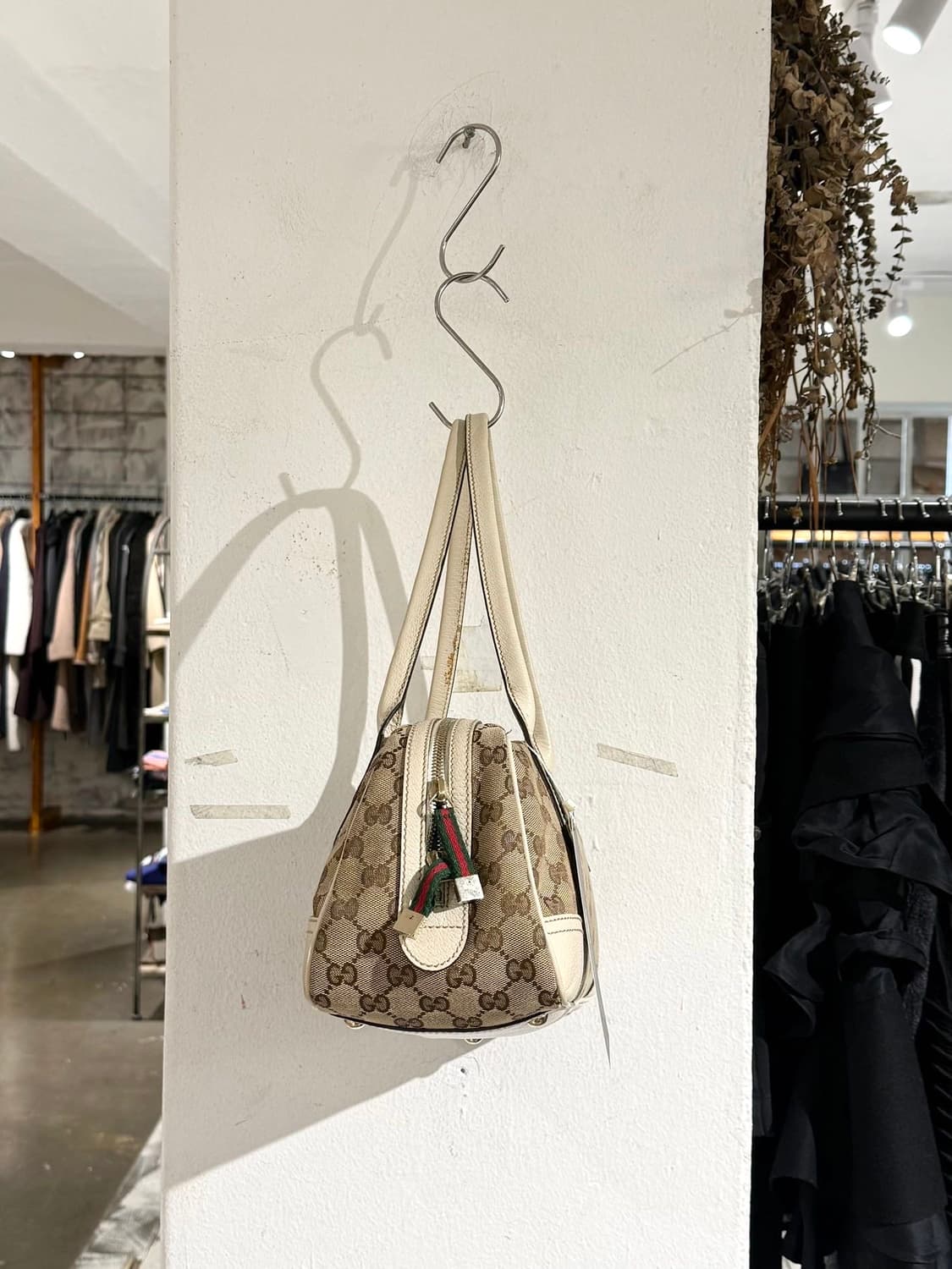 구찌 GG 캔버스 프린시 리본 바게트백 상품이미지3