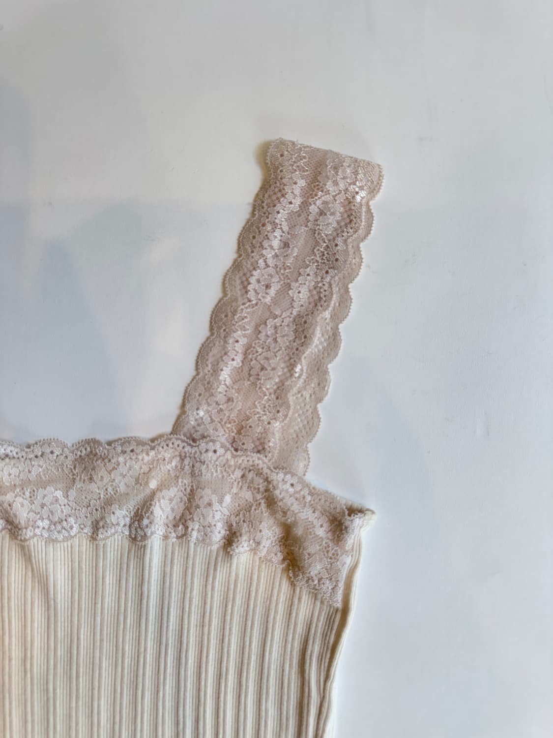 Ivory Lace-Strap Ribbed Tank Top 상품이미지2