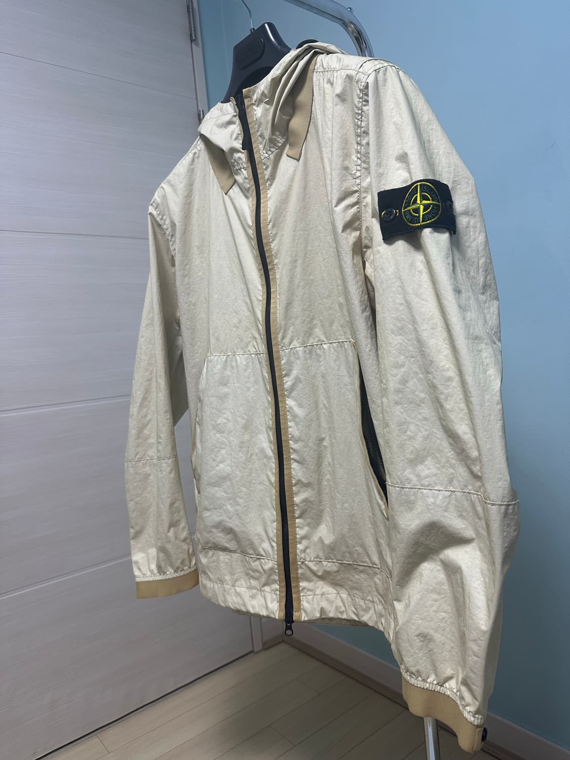 스톤아일랜드 21ss 멤브라나 아이보리 L사이즈 상품이미지1