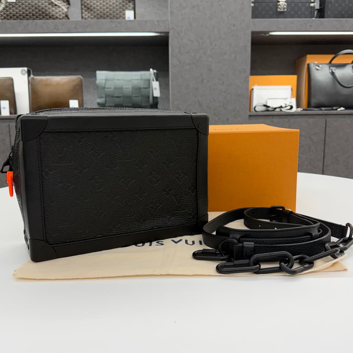 {OS}루이비통 토뤼옹 소프트 트렁크 상품이미지2