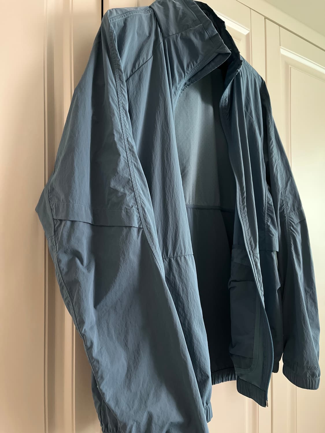 룰루레몬 바람막이 L 상품이미지3