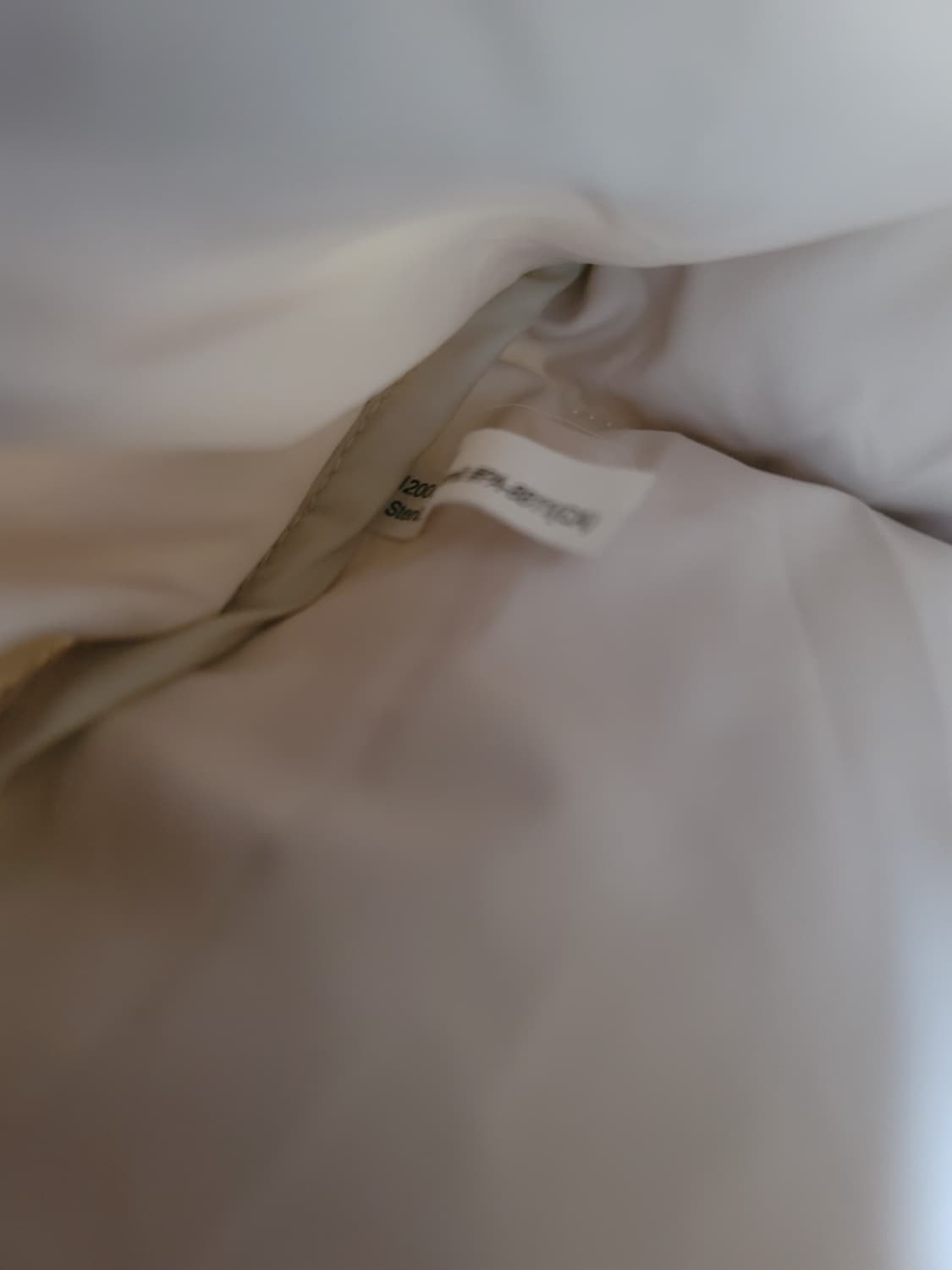 노스페이스 600 눕시 화이트 해외s 95사이즈 상태굿

 상품이미지9