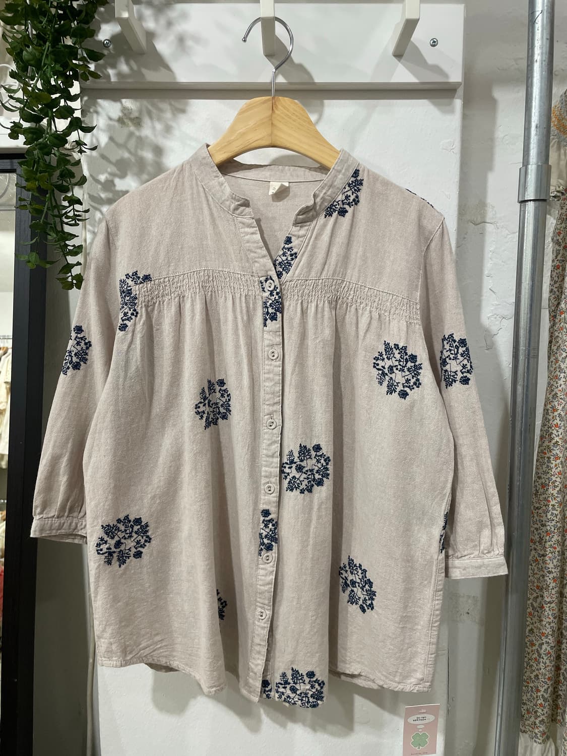 Natural oatmeal embroidery blouse 상품이미지8