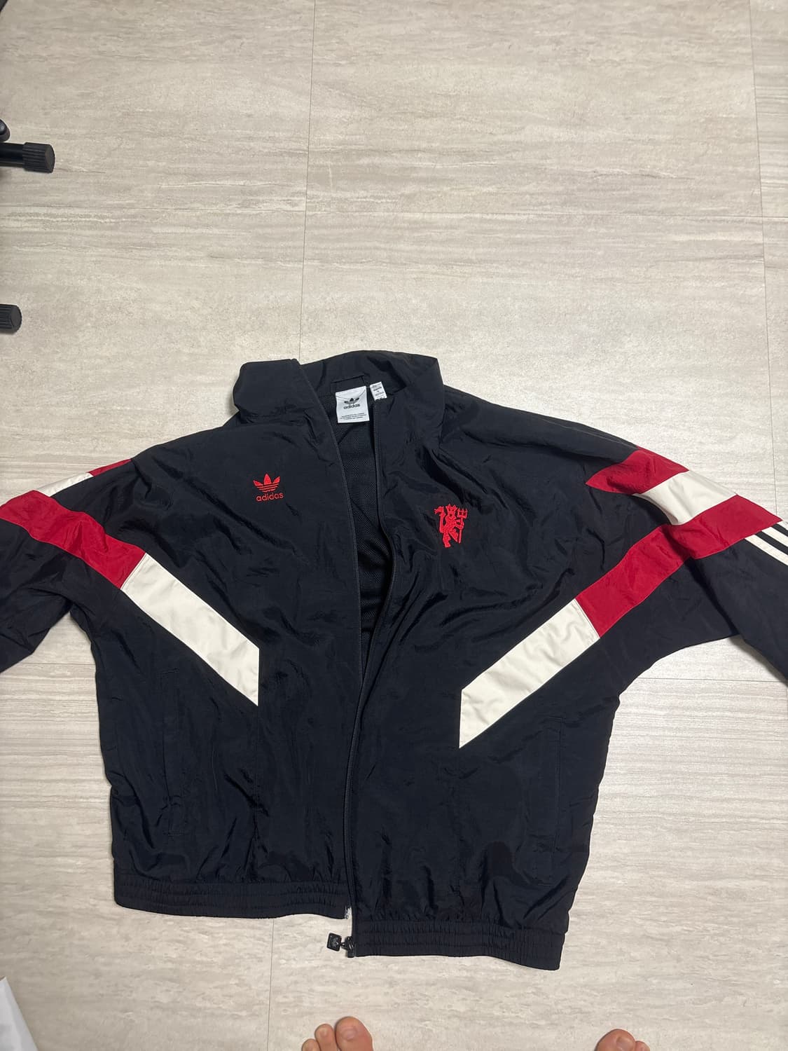 아디다스 맨유 바람막이 상품이미지3