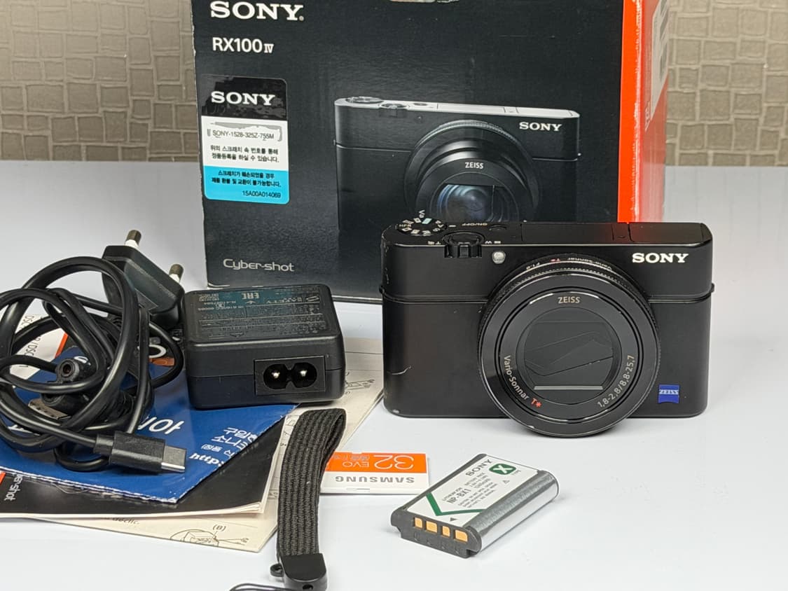 소니 RX100M4 빈티지 레트로 감성 카메라 상품이미지1