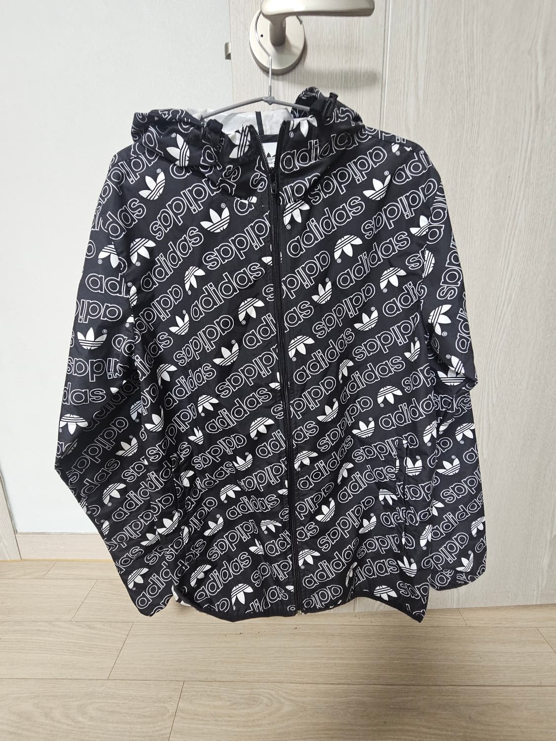 아디다스 모노그램바람막이 상품이미지1